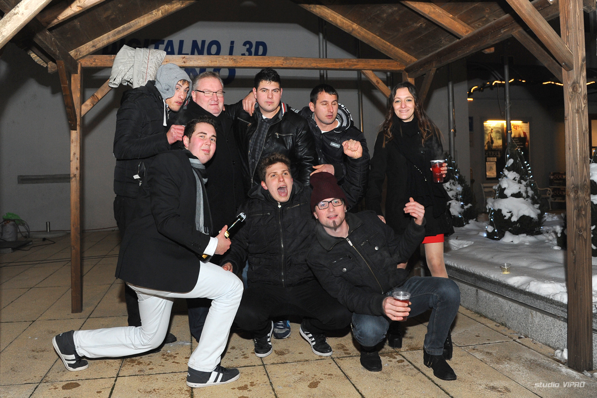 270510972dsc1902437716