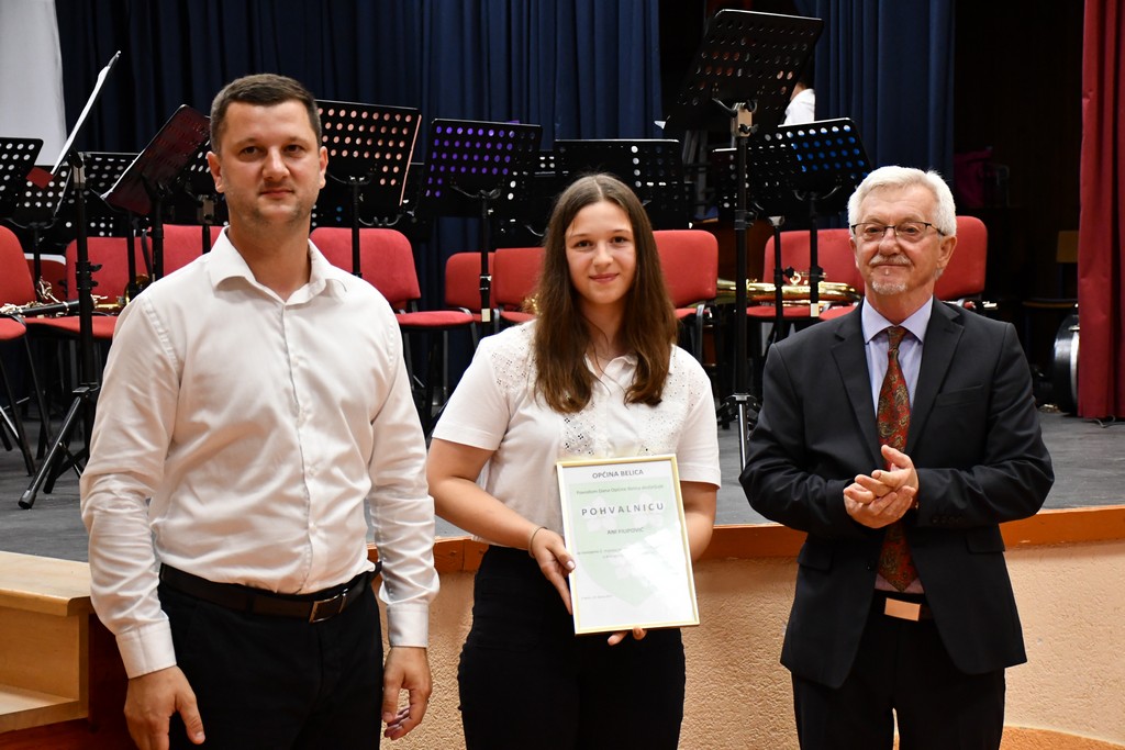 SVEČANA SJEDNICA Zahvalnice općine primili NK BSK Belica, KUD Belica i Udruga žena Belica SVEČANA SJEDNICA Zahvalnice općine primili NK BSK Belica, KUD Belica i Udruga žena Belica