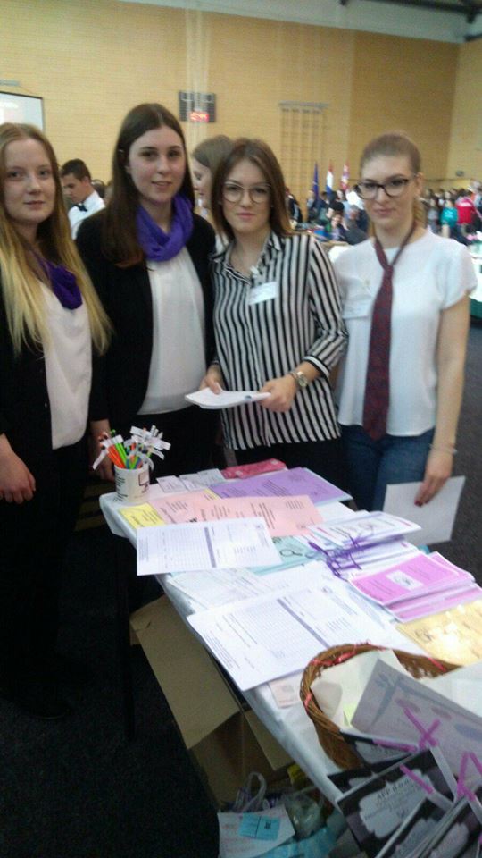 3059503618595797941168516613306