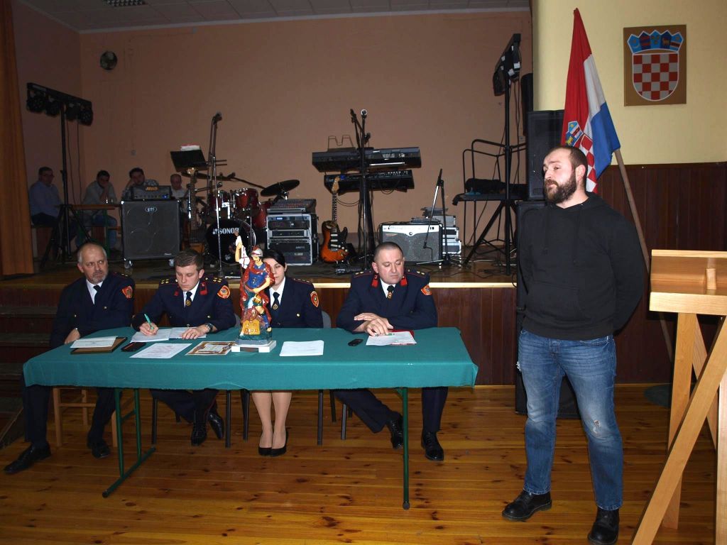 dvddpustakovec09339294