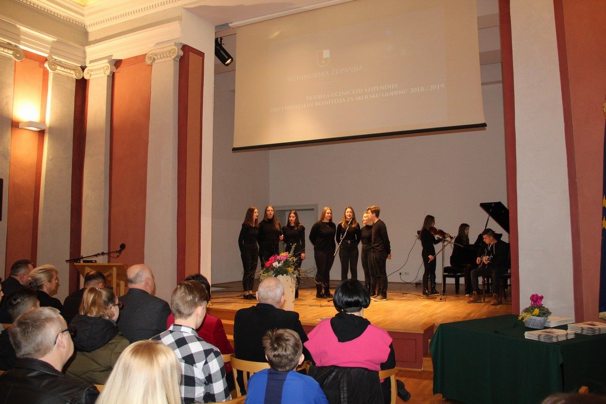 Međimurska županija dodijelila učeničke stipendije za 60 djece hrvatskih branitelja