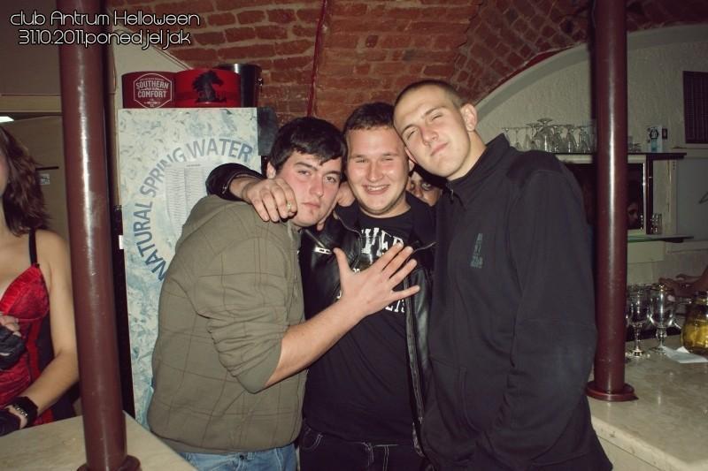 slika0077 Antrum (Pet, sub i pon, 28., 29. i 31.)