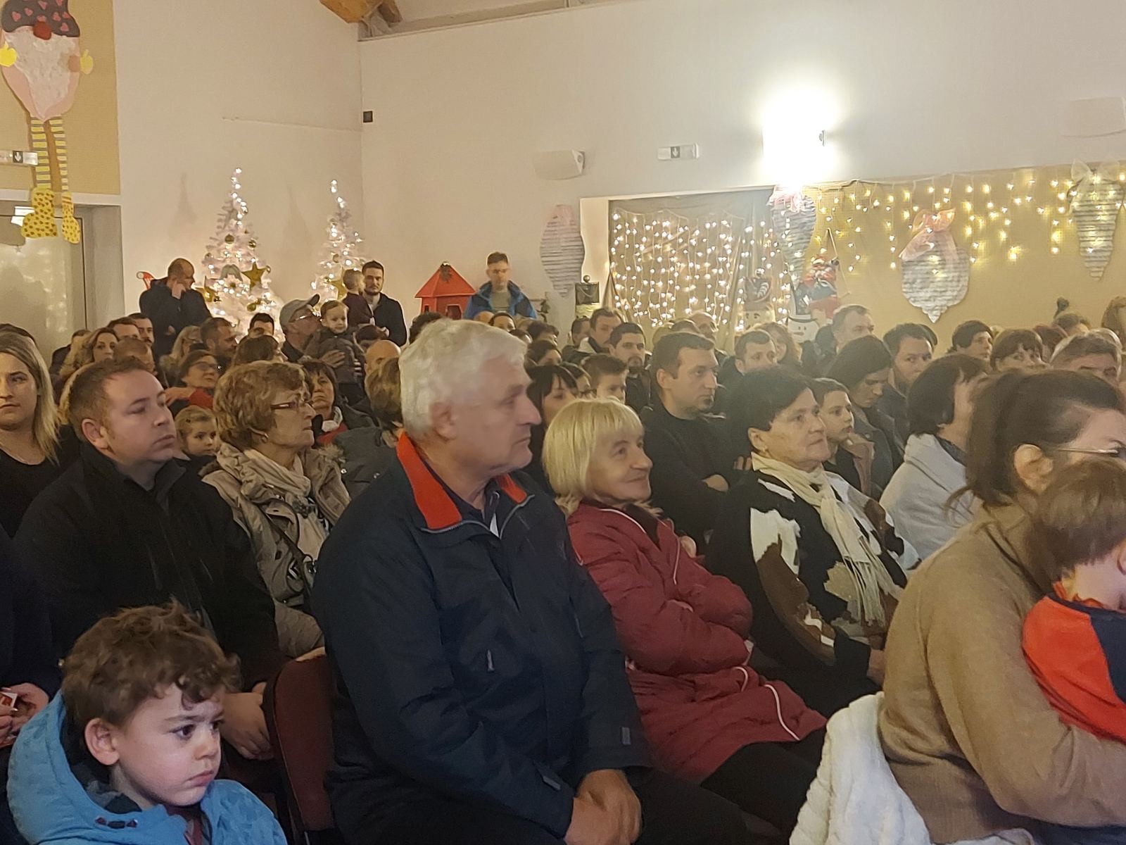 Božićna bajka Udruge Creative iz Strahoninca