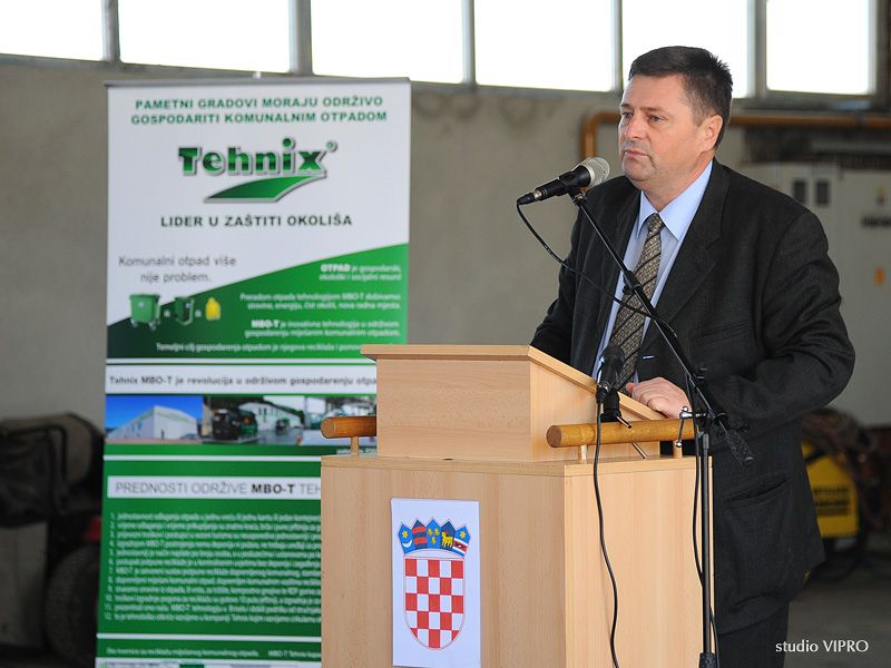 320013515dsc1212253136