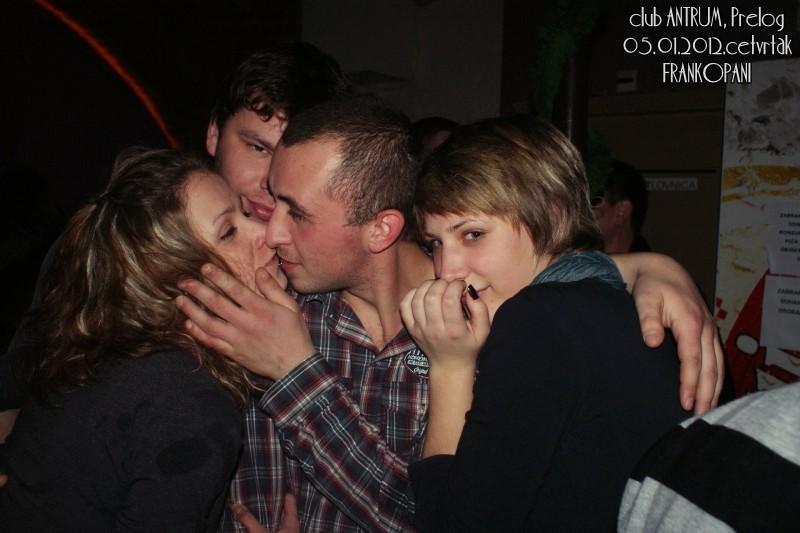 slika0033 Antrum (Četvrtak, 5.1.2012) slika0033 Antrum (Četvrtak, 5.1.2012)