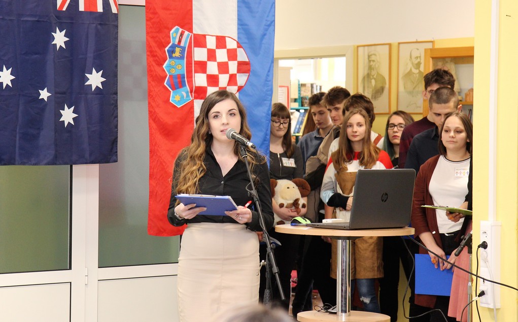 Veleposlanica Australije Elizabeth Petrovic u posjetu ETŠ Čakovec donirala mobilnu učionicu!