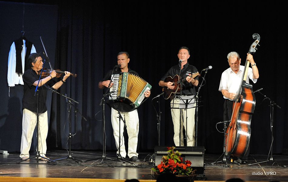 359115683dsc2181642781