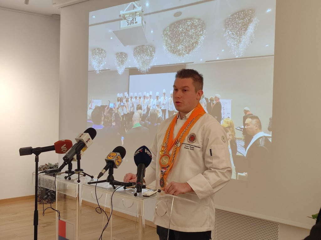 AMOS NOVAK Ostvario velik uspjeh na kulinarskom natjecanju mladih kuhara u Meksiku