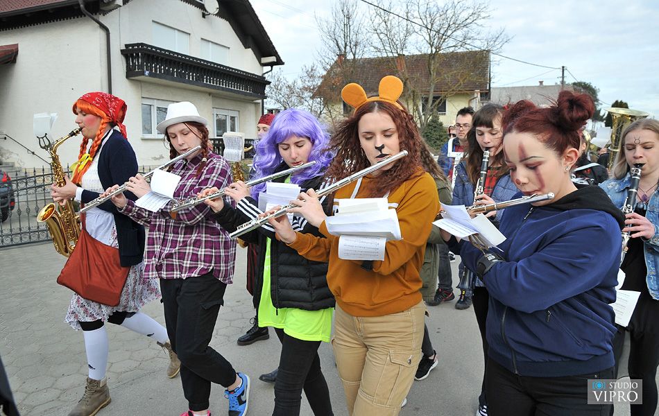 FAŠNIK U GORIČANU Prva nagrada za ‘Vlak u snijegu’, drugo mjesto ‘Ledenim kraljicama’