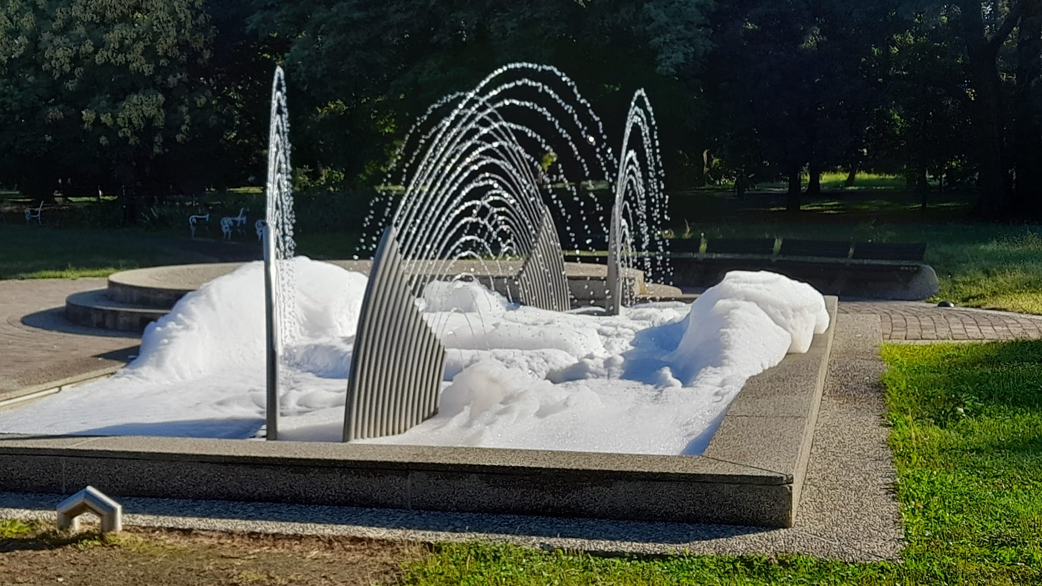 PJENA PARTI Netko je ove noći u čakovečkom parku izlio ‘Jar’ u fontanu