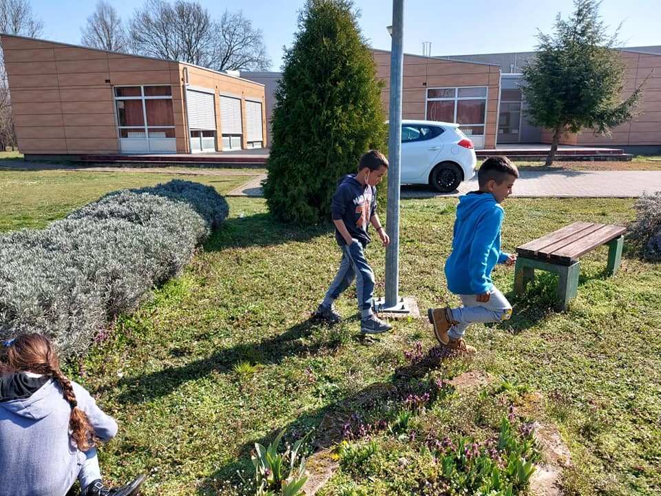FOTO Područna škola Držimurec – Strelec: U dvorištu ih iznenadio zeko koji im je donio poklončiće za Uskrs FOTO Područna škola Držimurec – Strelec: U dvorištu ih iznenadio zeko koji im je donio poklončiće za Uskrs