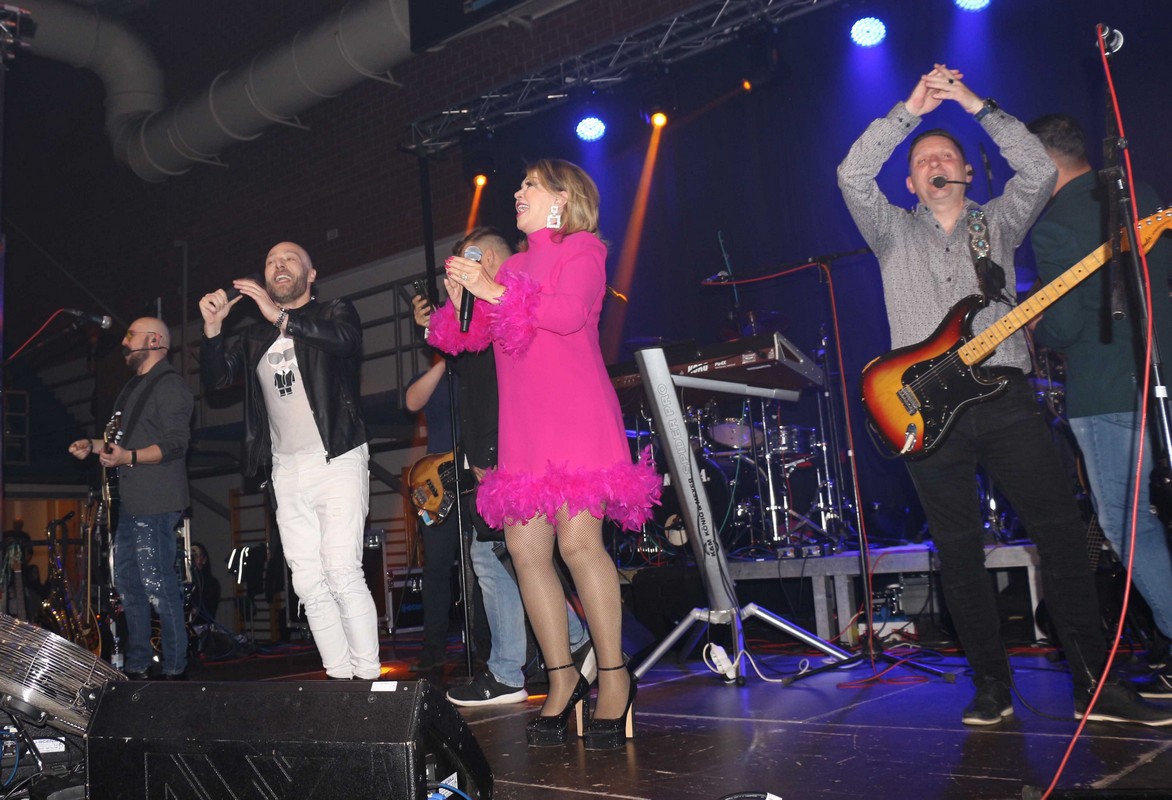 Neda Ukraden i grupa Vigor