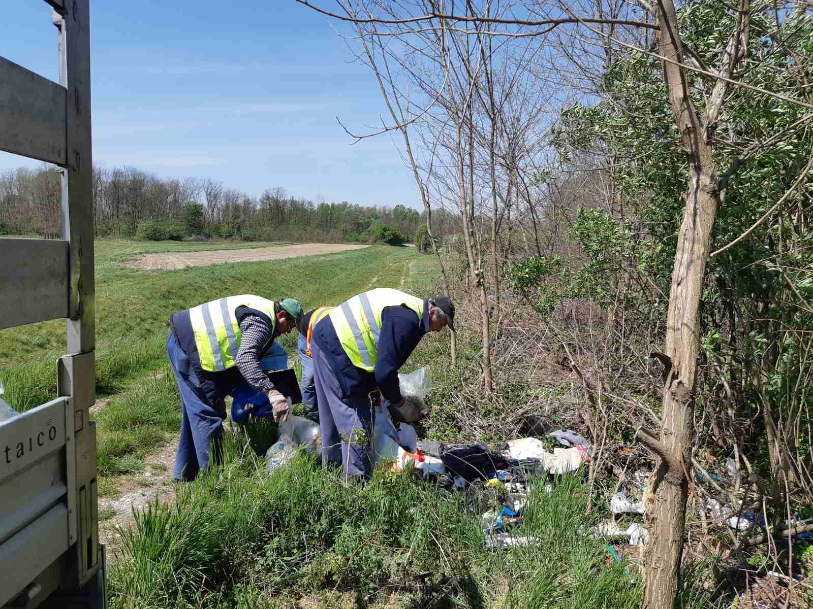 Sanirano ilegalno odlagalište otpada uz romsko naselje Sitnice