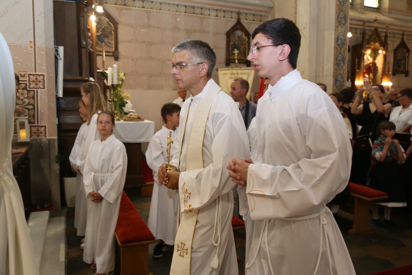 Mladen Cikač iz Gornjeg Hrašćana u Macincu služio mladu misu