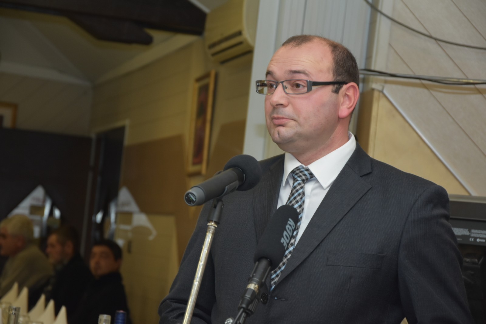 ANDRIJA TOMAŠEK ‘Sinovi nastavljaju moj posao i siguran sam da će uspješno trajati i slijedećih 25 godina’ ANDRIJA TOMAŠEK ‘Sinovi nastavljaju moj posao i siguran sam da će uspješno trajati i slijedećih 25 godina’