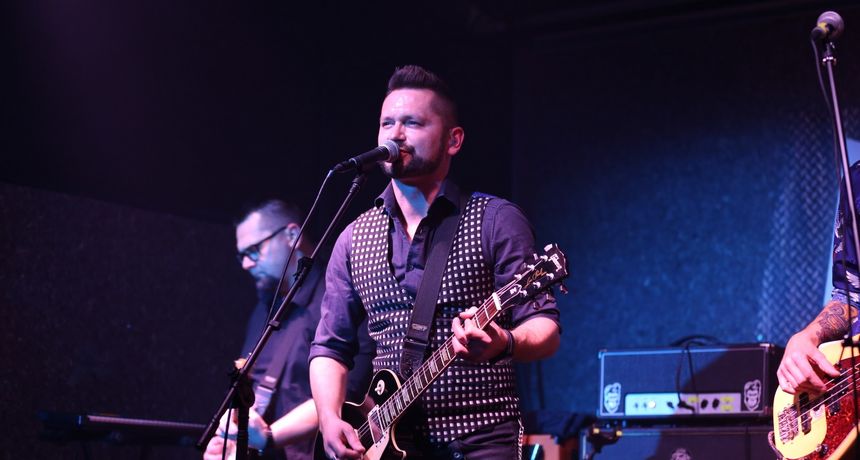 SPEKTAKL U METALCU Vatra ‘zapalila’ klub, posjetitelji oduševljeni