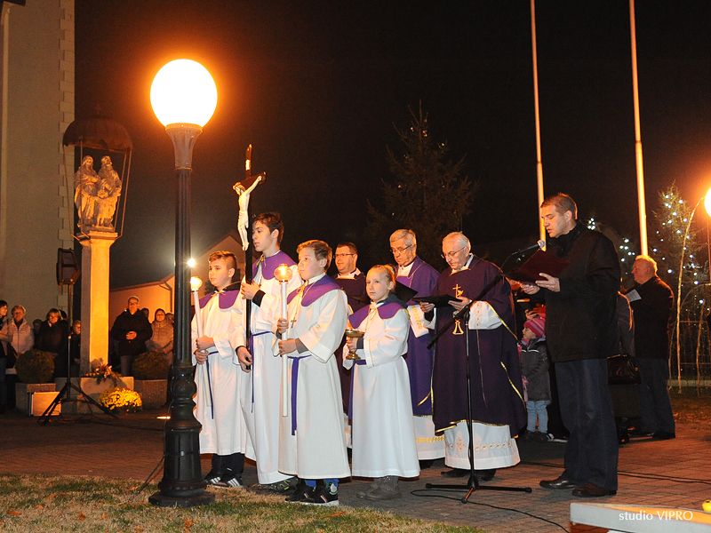 322613652dsc8228526128