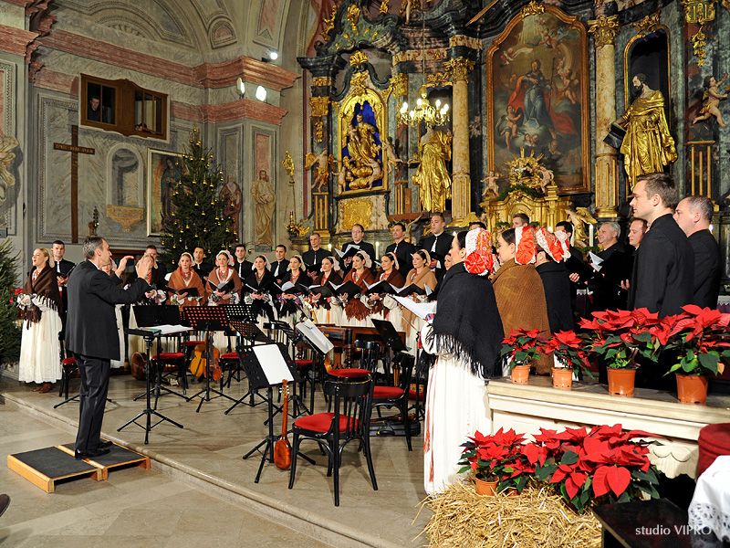 326613899dsc9425232179