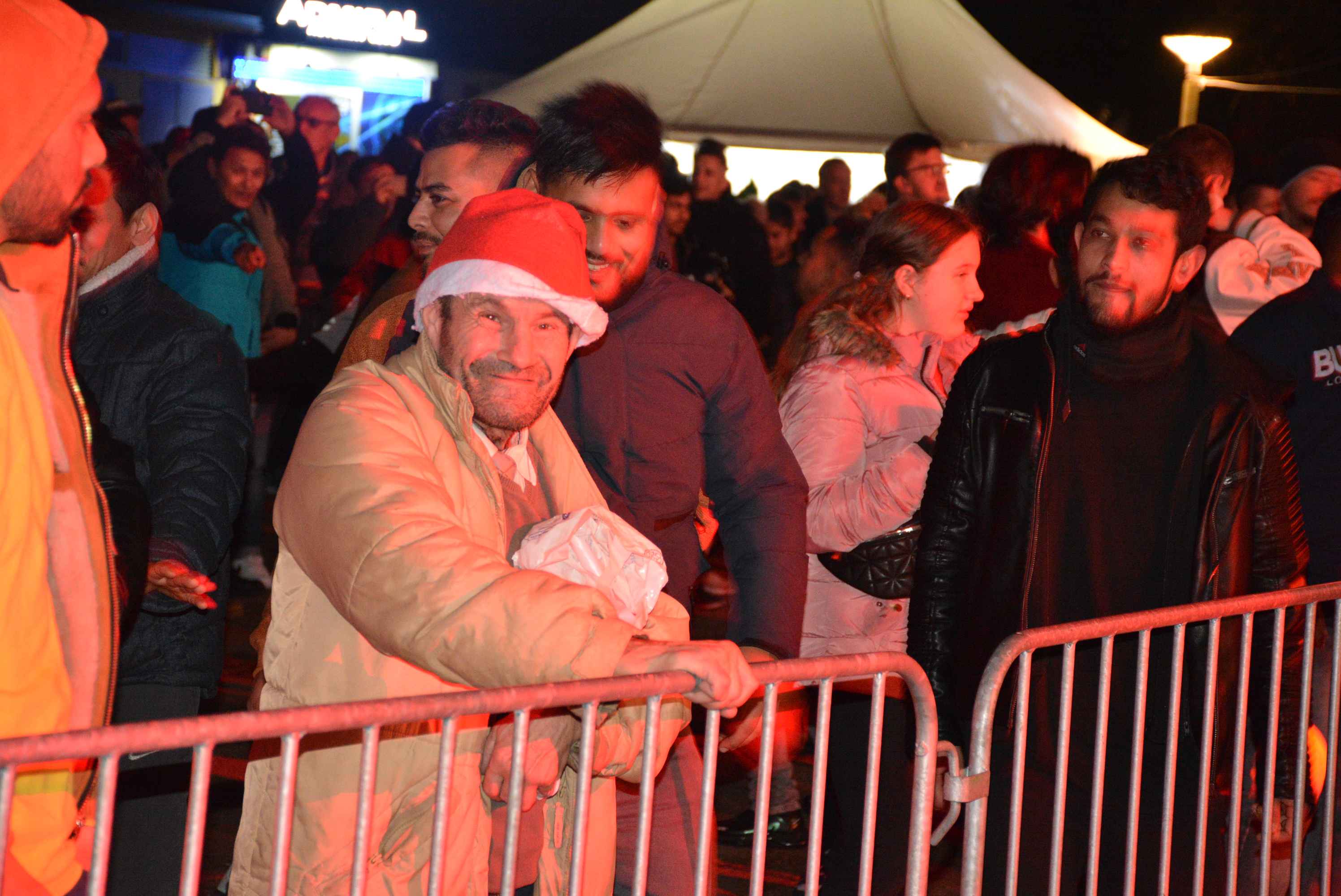 FOTO/VIDEO Čakovec veselo proslavio dolazak 2024. uz ritam ‘Noćne smjene’ i puni trg