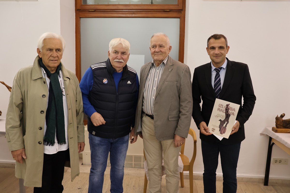 DRVENE SKULPTURE Otvorena izložba svestranog Josipa Radeka