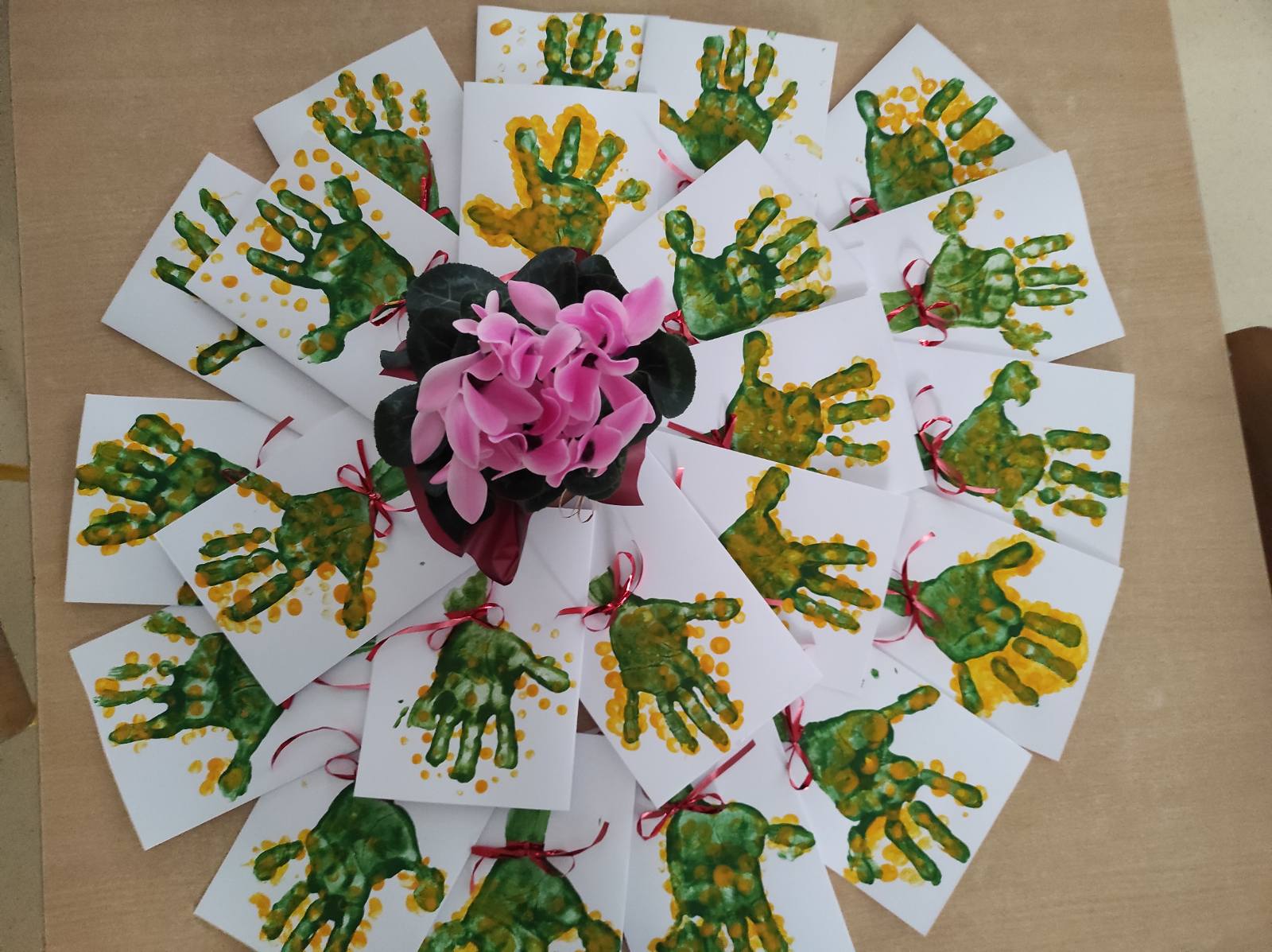 NEDELIŠĆE Djeca u vrtiću Zvončić za svoje mame izradile poklone povodom Dana žena