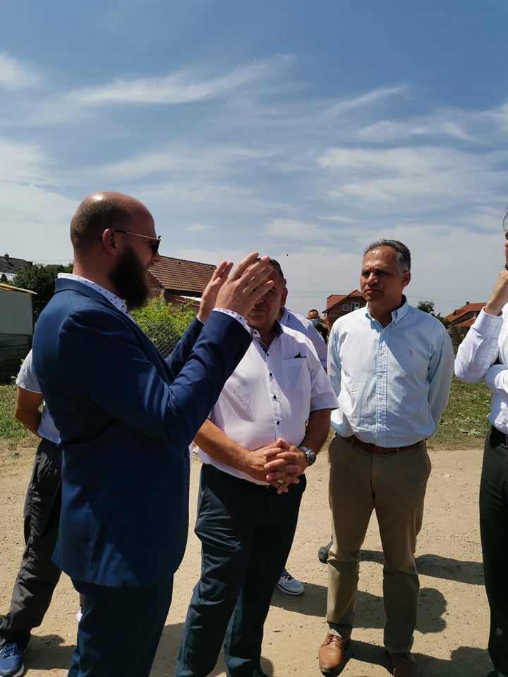 MINISTAR ĆORIĆ I ZASTUPNIK KAJTAZI Smeće ćemo deponirati, ali problem je što od zdravih Roma radimo invalide