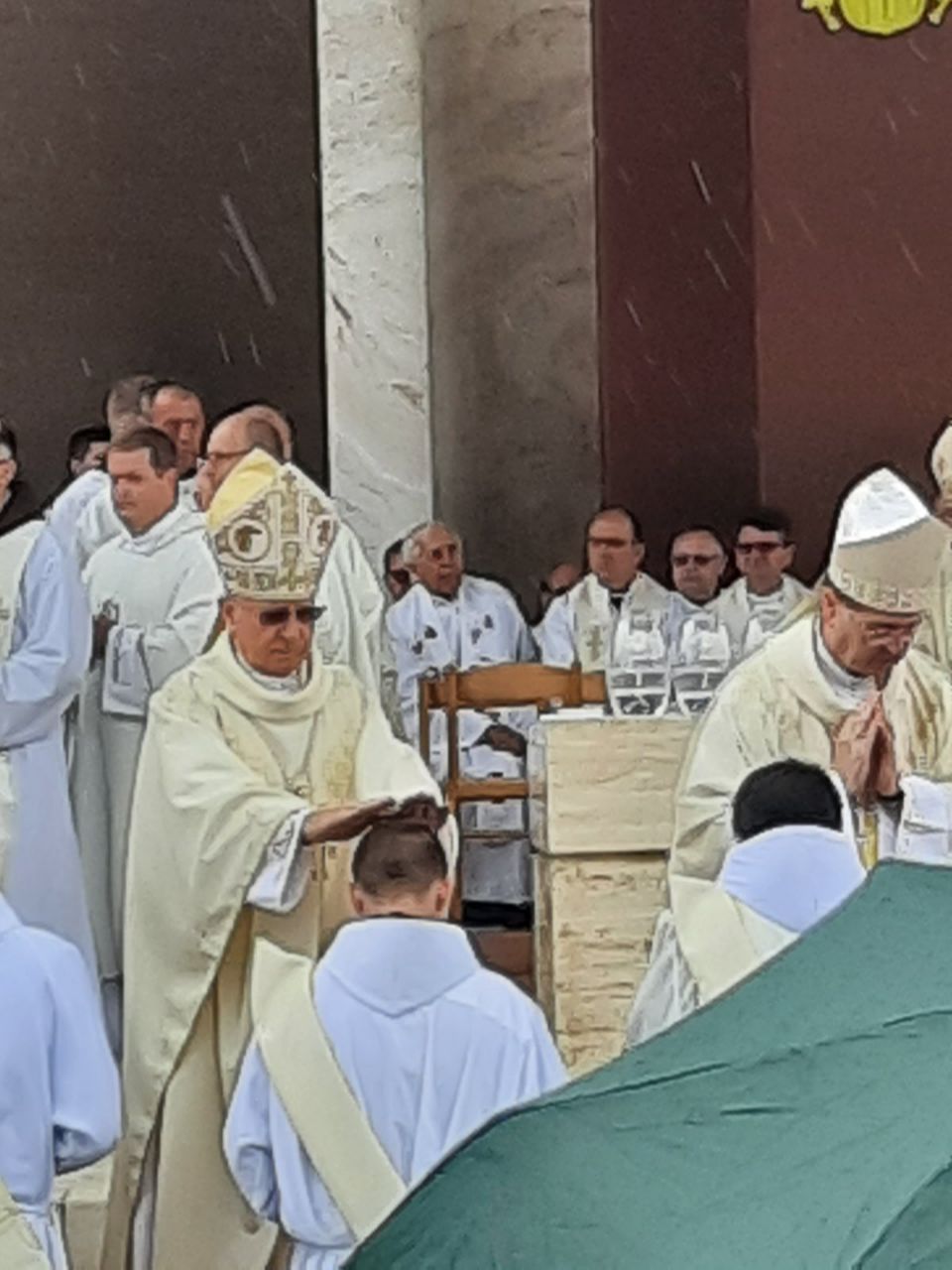 PONOS OBITELJI SEDLAR Za svećenika franjevca zaređen je drugi sin, Fra David Sedlar