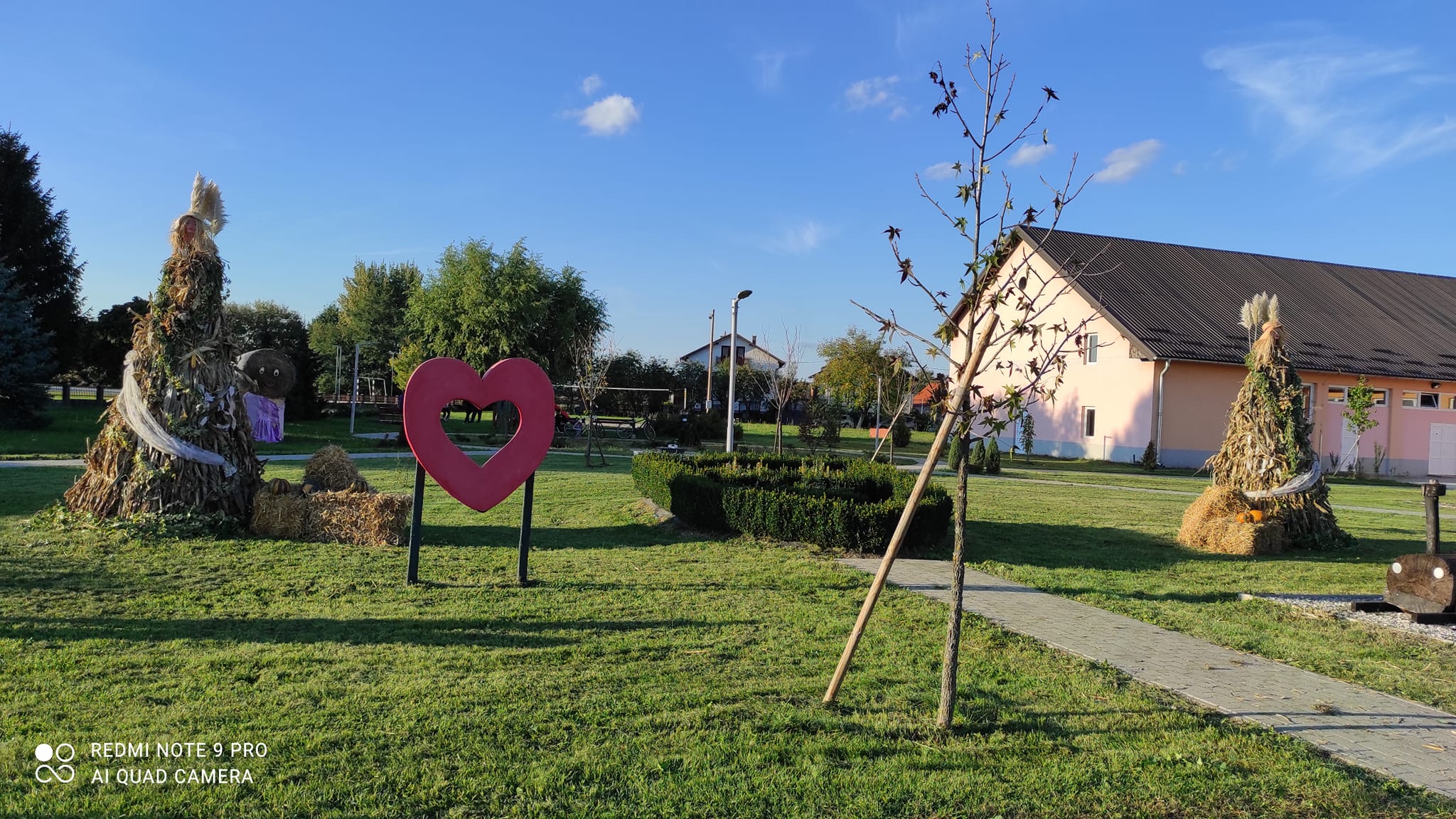 Parkić u Gardinovcu zasjao u novom ruhu, stigle i jesenske vile!