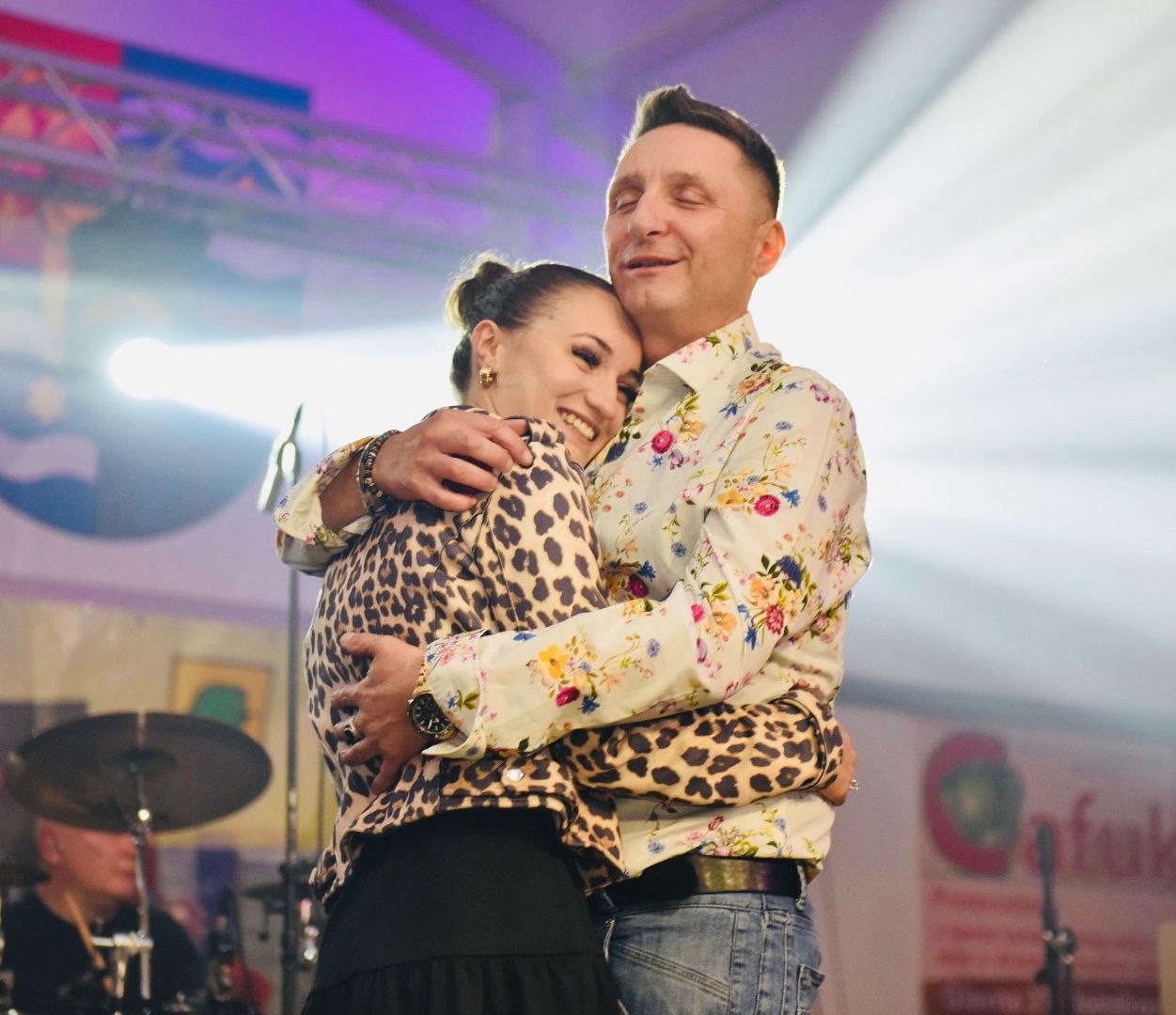 PROSIDBA NA KONCERTU Gitarist Vigora zaprosio Međimurku Manuelu na koncertu