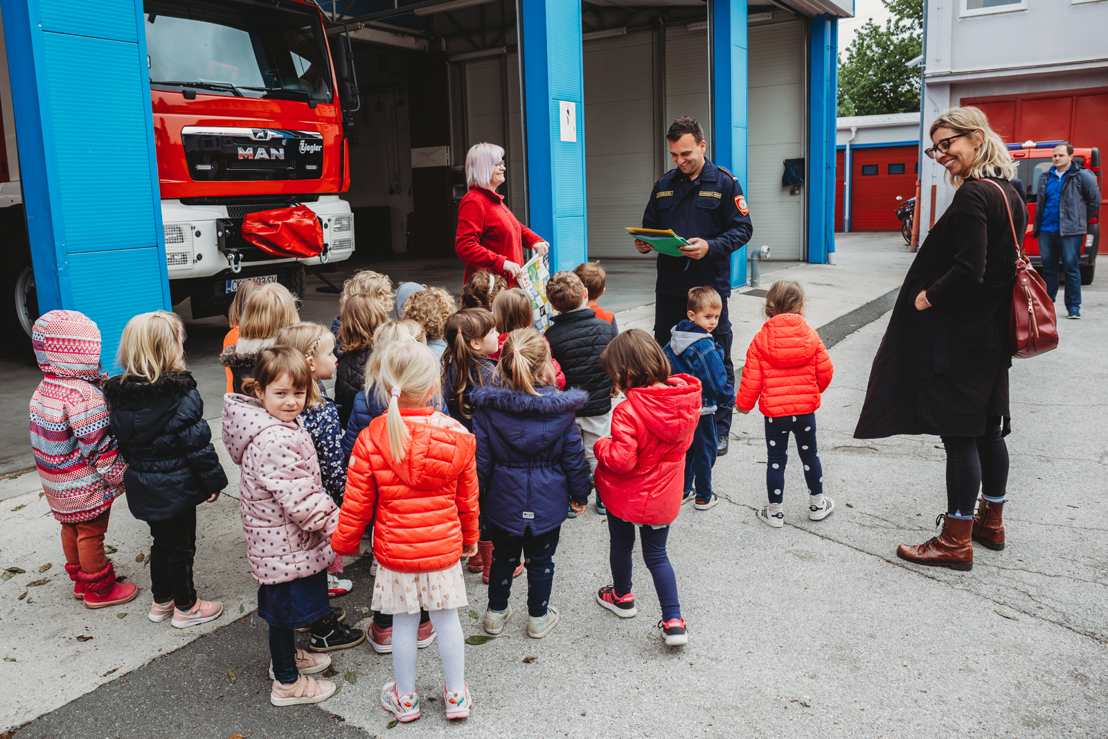 Mališani iz Dječjeg vrtića Cipelica posjetili vatrogasce