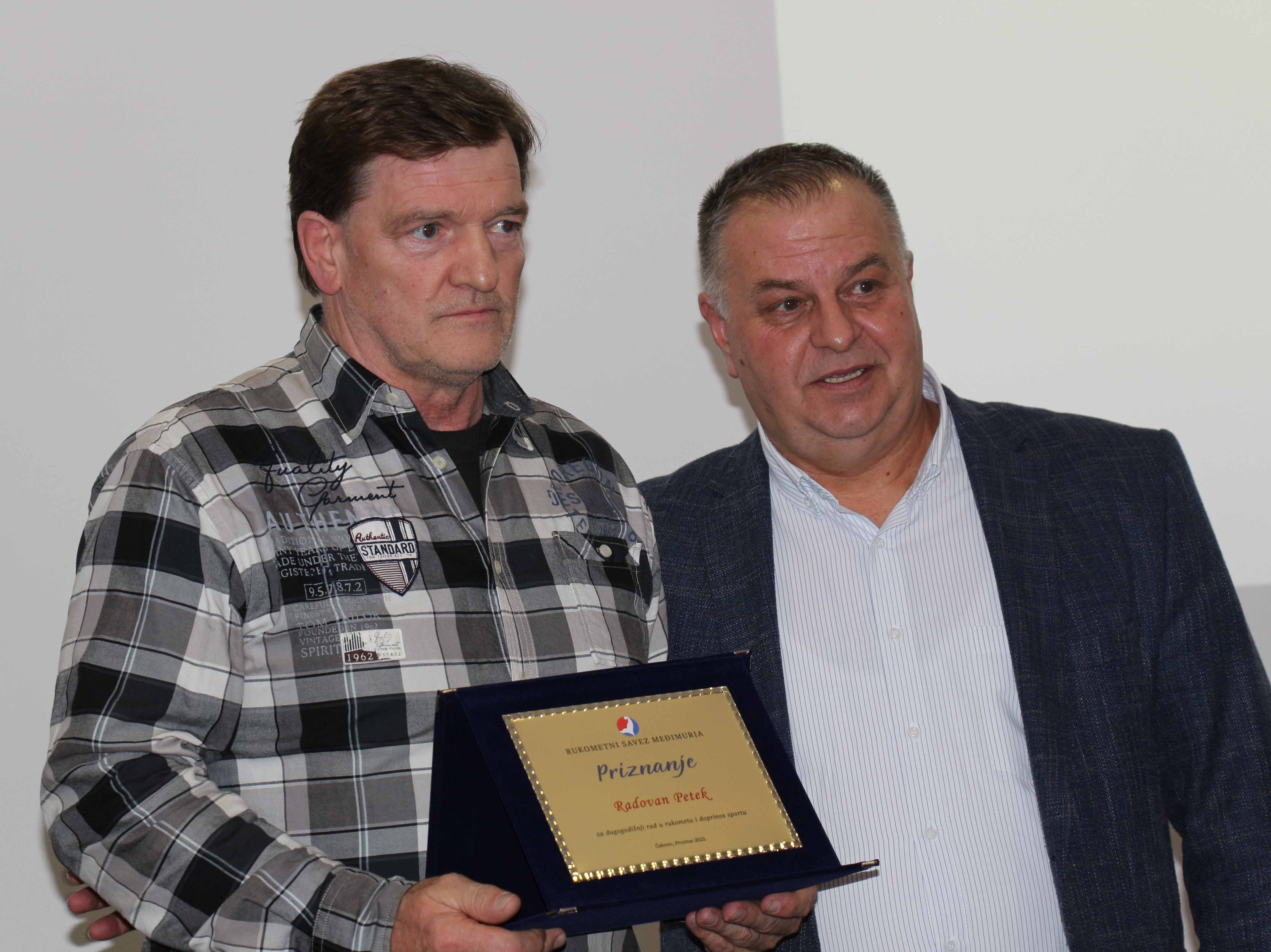 RUKOMETNI SAVEZ MEĐIMURJA Najboljim međimurskim rukometašima proglašeni Marta Kozjak i Mateo Hozjan! RUKOMETNI SAVEZ MEĐIMURJA Najboljim međimurskim rukometašima proglašeni Marta Kozjak i Mateo Hozjan!