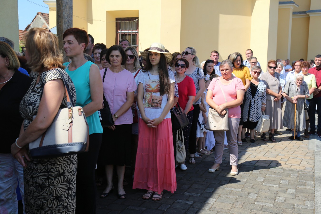 Mladen Cikač iz Gornjeg Hrašćana u Macincu služio mladu misu