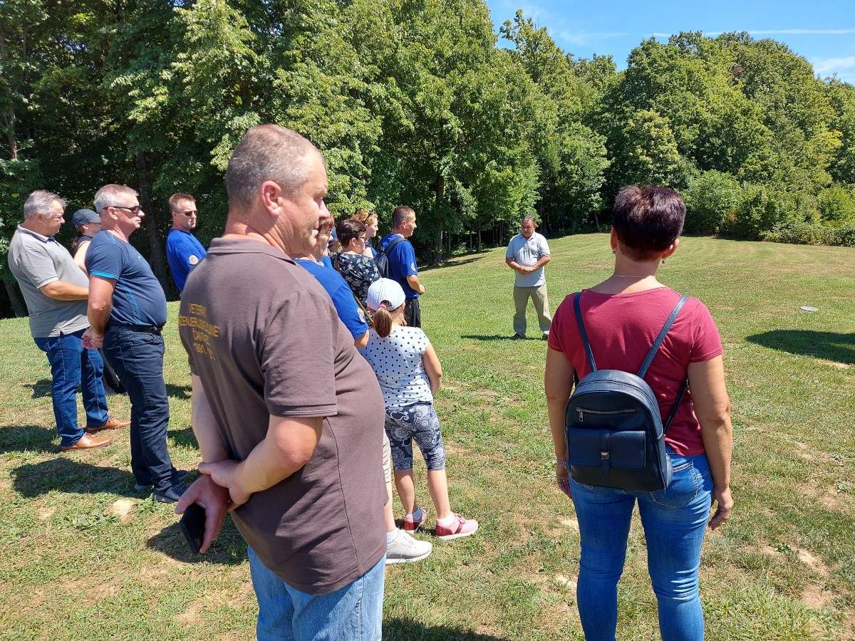 FOTO Društvo ‘Veteran’ povodom Oluje obišlo donje Pounje gdje je ratovalo prije 26 godina