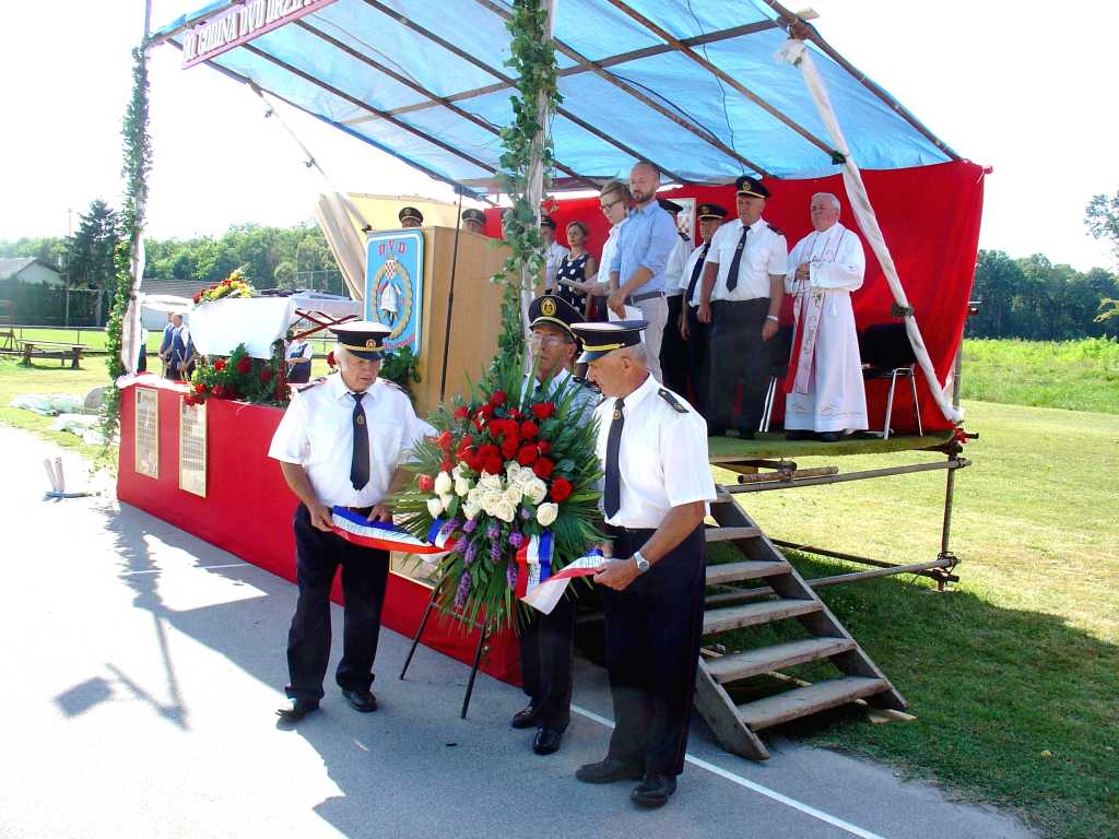 dvddruzbinec04965625