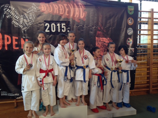 cid8e60f6883b1e4e22a9c1b63d6a07