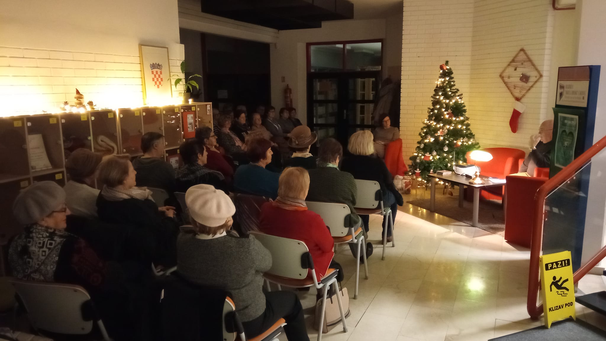 Umirovljenici iz Čakovca uživali u božićnim evergrinima