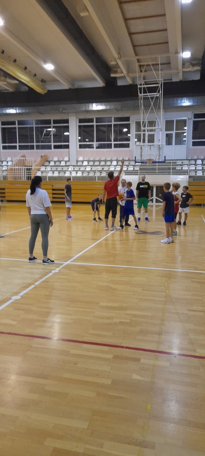 MURSKO SREDIŠĆE Treći dan Europskog dana sporta održane nogometne i košarkaška utakmica između djece i roditelja