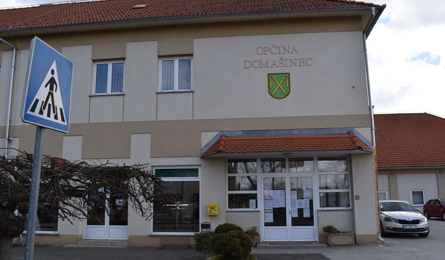 Dekanovec, općina, škola