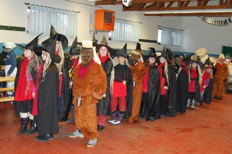 slika0005 Fašnički maskenbal u Zasadbregu (Subota, 2.2.2013.)