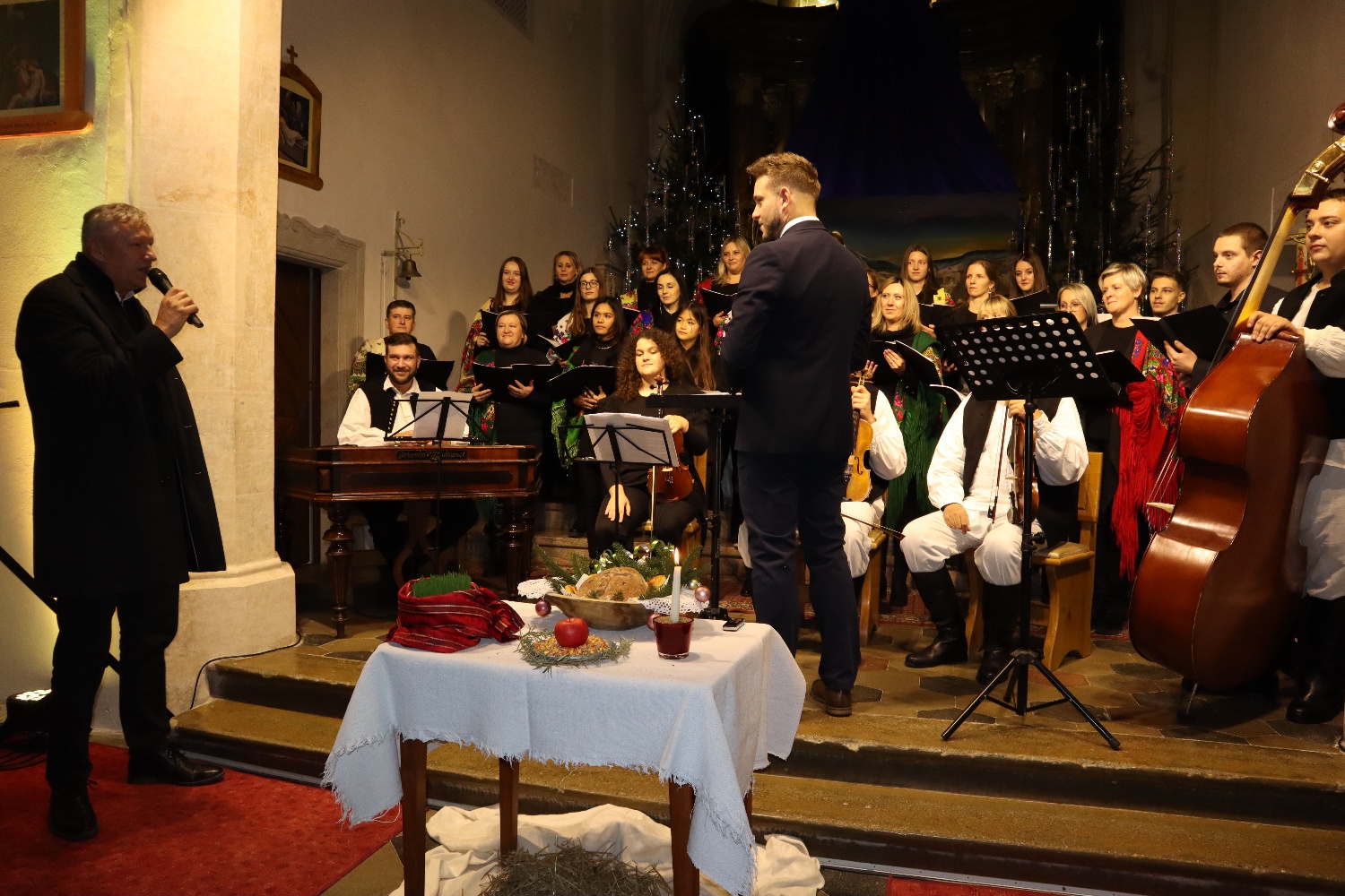 FOTO Adventsko-božićni koncert HKUU Sveti Martin