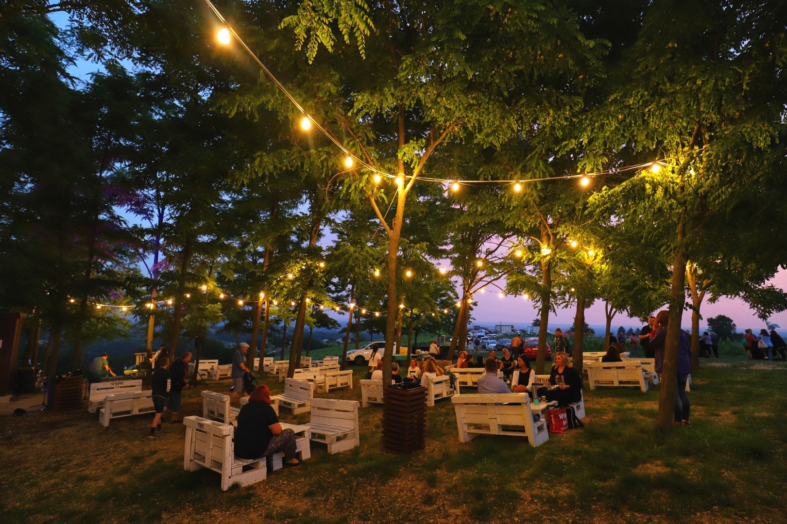 PRIZOR KOJI SE PAMTI Doček prvih zraka ljetnog sunca na Mađerkinom bregu nikog nije ostavio ravnodušnim PRIZOR KOJI SE PAMTI Doček prvih zraka ljetnog sunca na Mađerkinom bregu nikog nije ostavio ravnodušnim