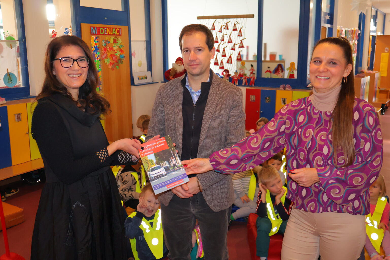 Mališani u Dječjem vrtiću Cipelica učili prometna pravila