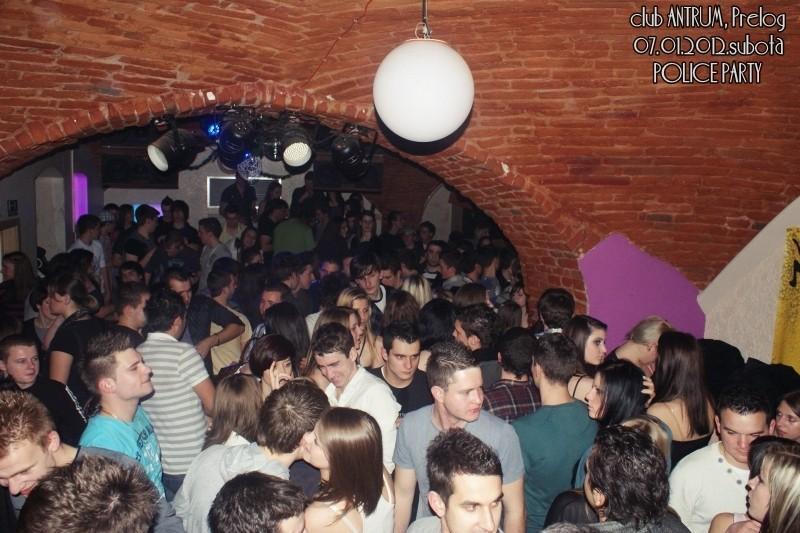 slika0044 Antrum (Subota, 7.1.2012) slika0044 Antrum (Subota, 7.1.2012)