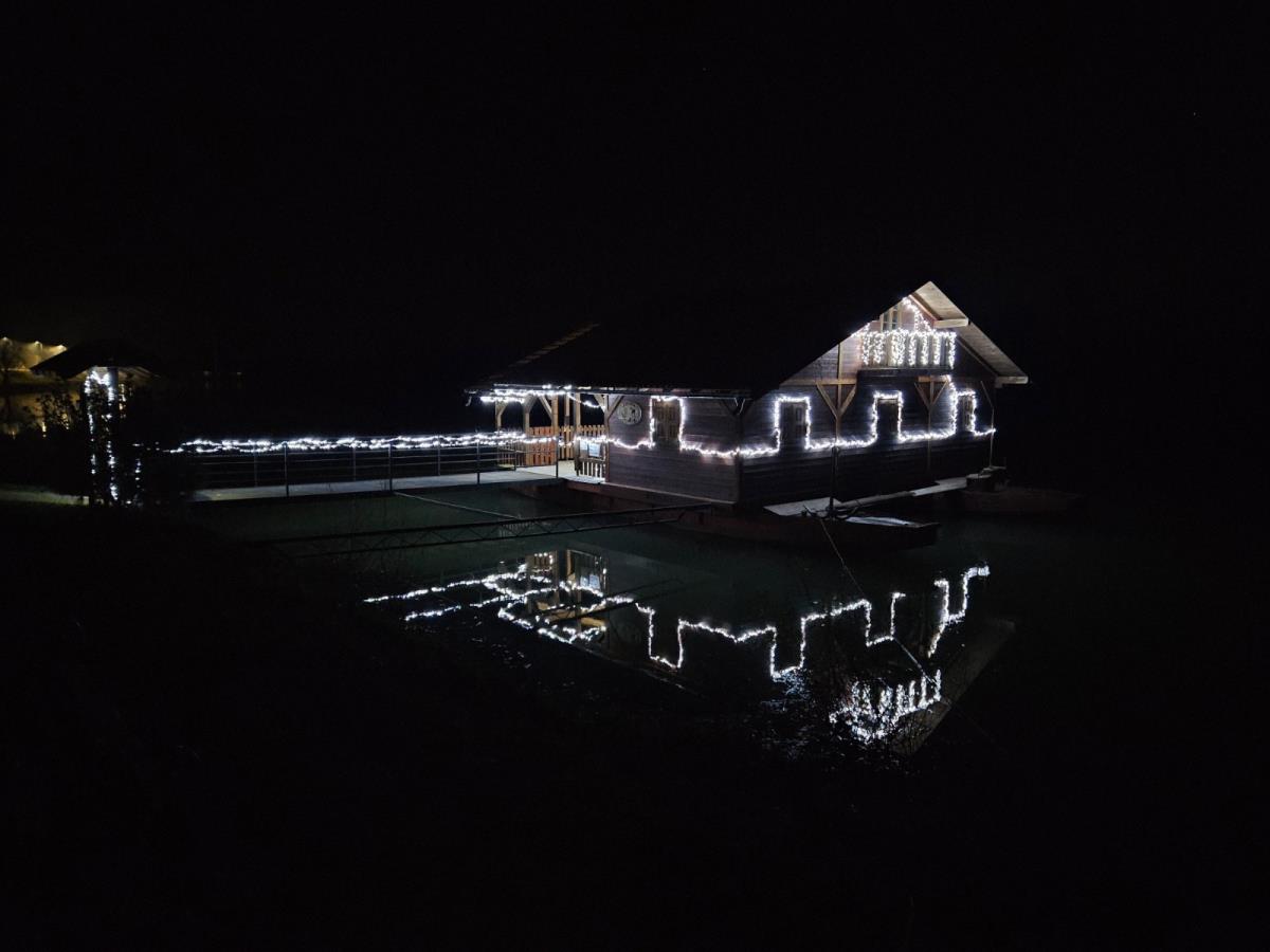 Nautički klub ‘Fljosjar’ u predivnom božićnom ambijentu