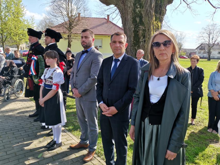 U Črečanu otkrivena bista Josipa Vrhovskog