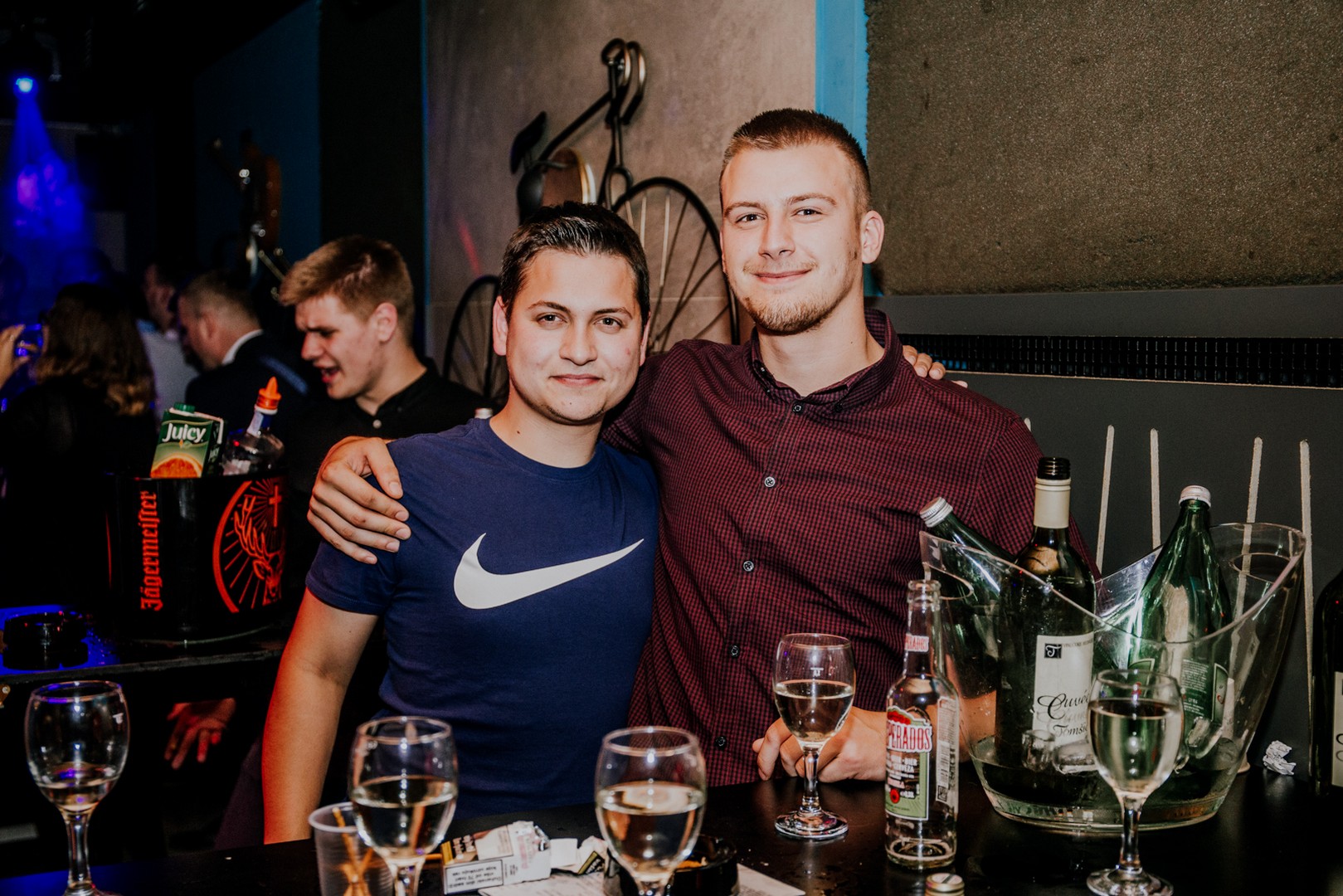 Odlična zabava na Podrumarenju uz TS Kumovi i Vina Tomšić