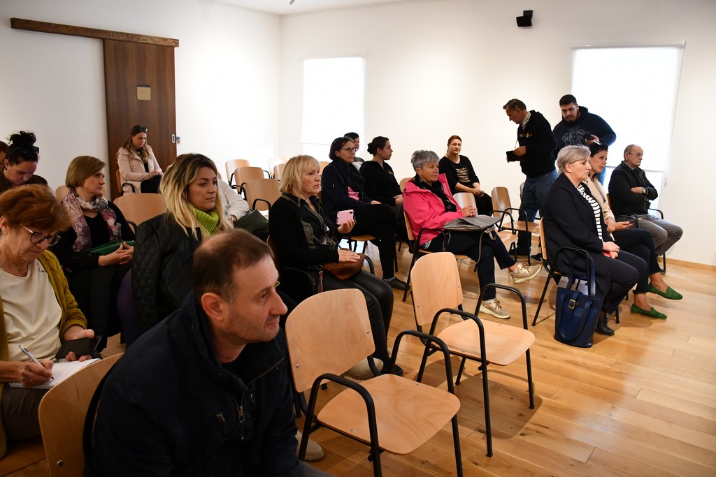 ČRNE PISANICE Predstavljeno umijeće izrade črnih pisanica, novozaštićeno nematerijalno dobro Međimurja ČRNE PISANICE Predstavljeno umijeće izrade črnih pisanica, novozaštićeno nematerijalno dobro Međimurja