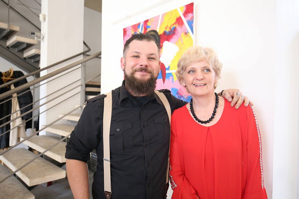 2951394310214619060647167421298