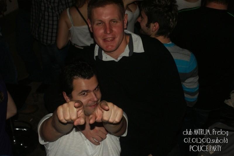 slika0090 Antrum (Subota, 7.1.2012) slika0090 Antrum (Subota, 7.1.2012)