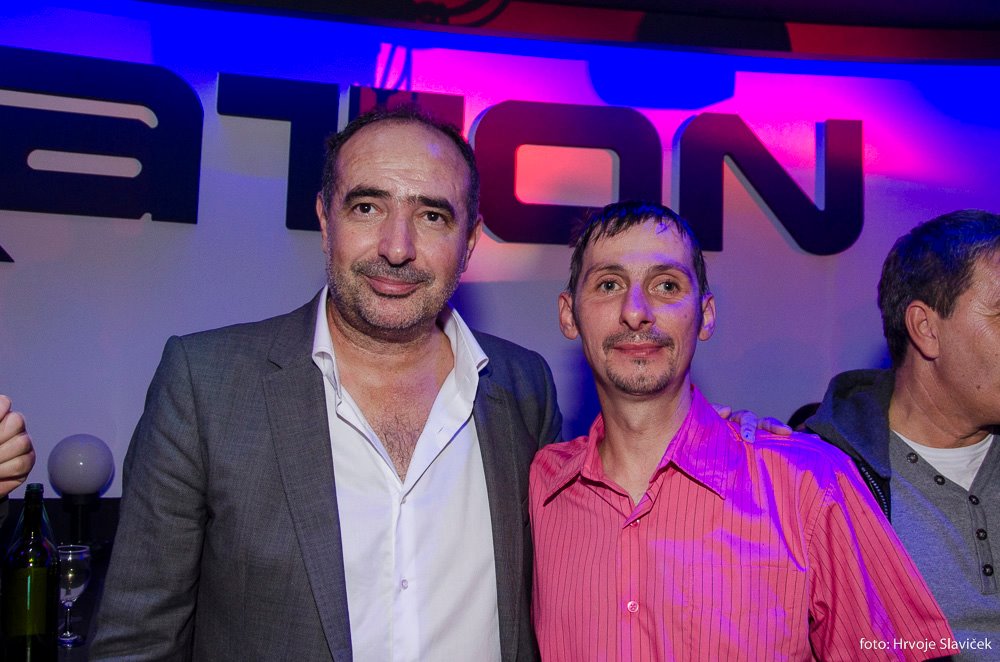 1491875212165710350841564128377